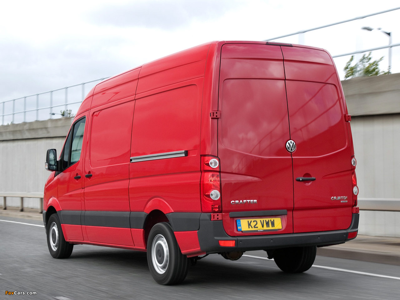 Volkswagen Crafter High Roof Van UK-spec 2006–11 wallpapers (1280 x 960)