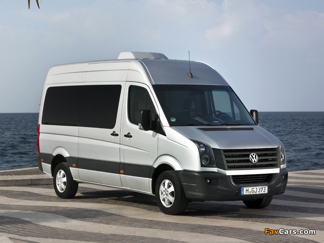 Volkswagen Crafter High Roof Bus 2011 images (640 x 480)