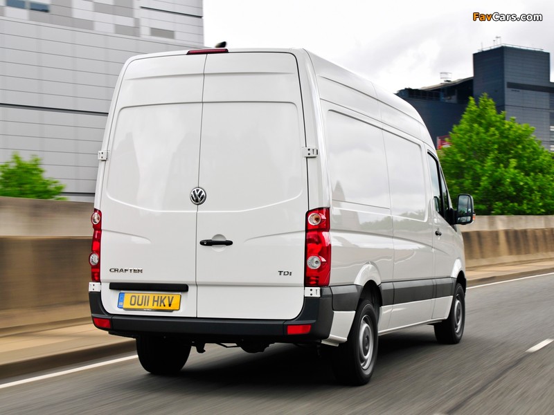 Volkswagen Crafter High Roof Van UK-spec 2011 images (800 x 600)