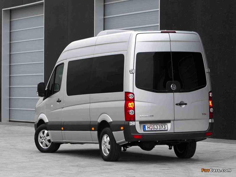 Volkswagen Crafter High Roof Bus 2011 images (800 x 600)