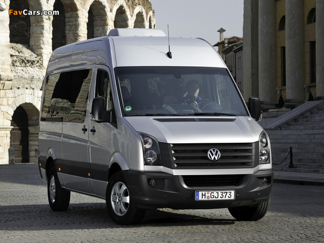 Volkswagen Crafter High Roof Bus 2011 pictures (640 x 480)