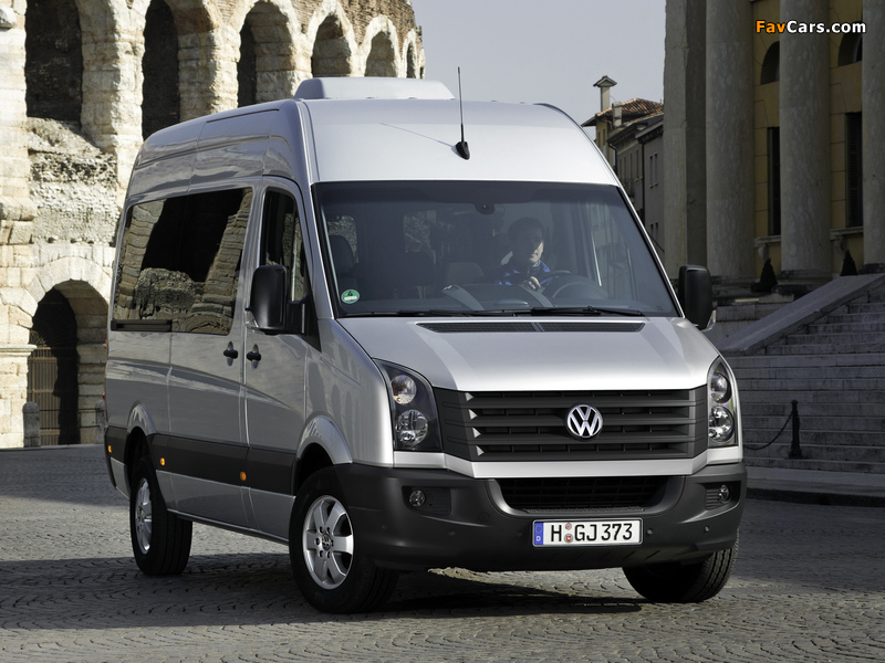 Volkswagen Crafter High Roof Bus 2011 pictures (800 x 600)