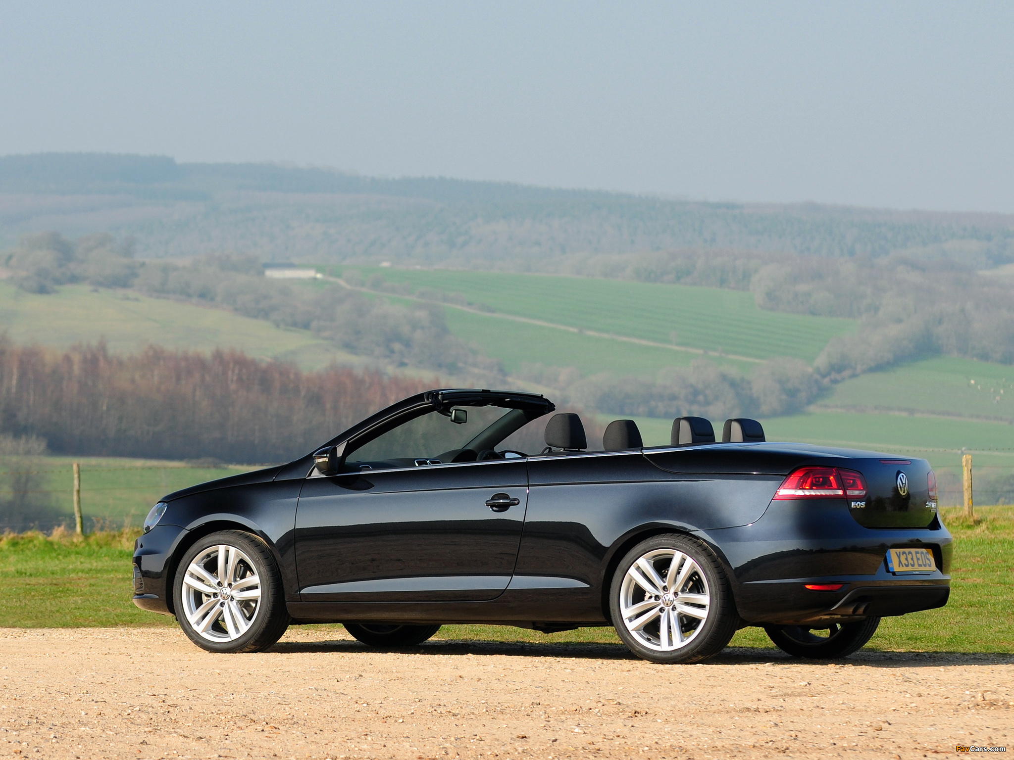 Volkswagen Eos UK-spec 2011 photos (2048 x 1536)