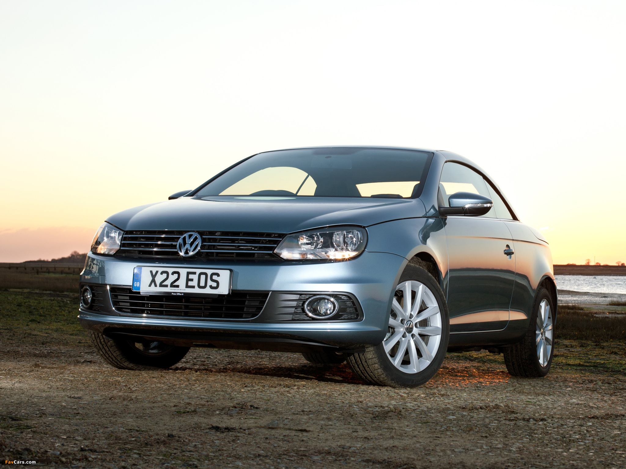 Volkswagen Eos UK-spec 2011 wallpapers (2048 x 1536)