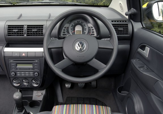 Images of Volkswagen Fox UK-spec 2005–09