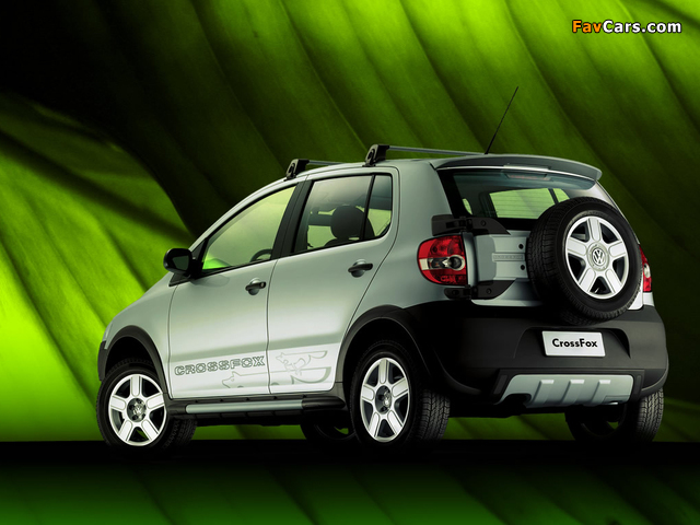 Pictures of Volkswagen CrossFox 2008–09 (640 x 480)