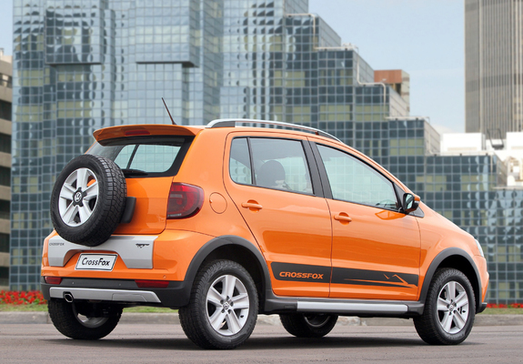 Pictures of Volkswagen CrossFox 2009–12