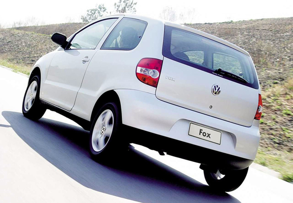 Volkswagen Fox 3-door 2003–07 wallpapers