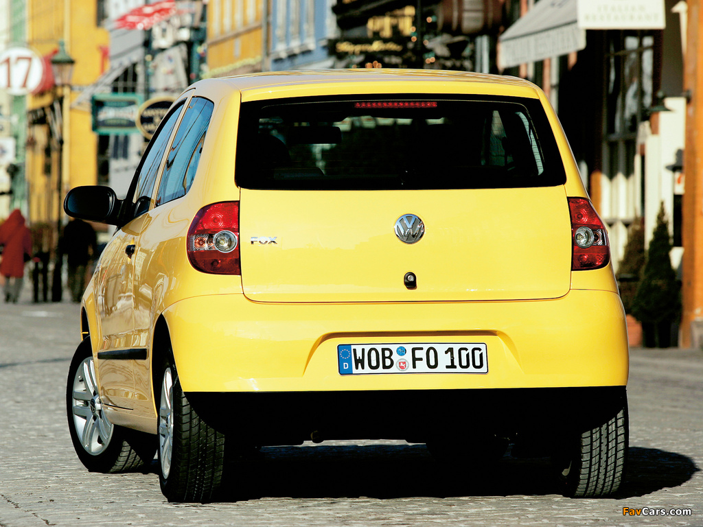 Volkswagen Fox 2005–09 pictures (1024 x 768)
