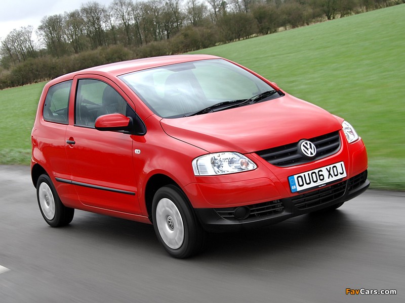 Volkswagen Fox UK-spec 2005–09 pictures (800 x 600)