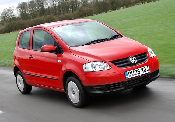 Volkswagen Fox UK-spec 2005–09 pictures
