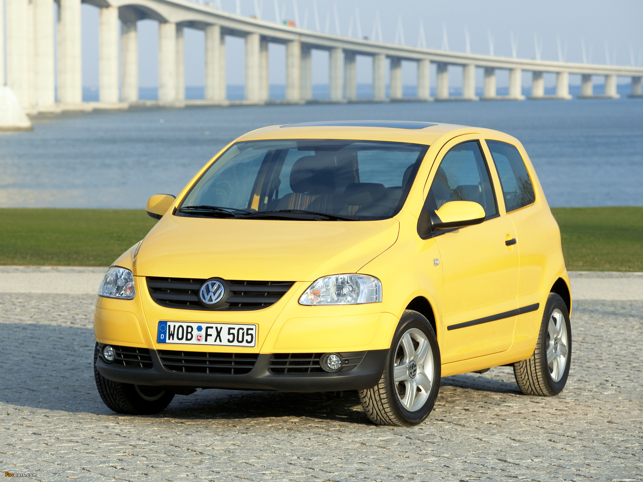 Volkswagen Fox 2005–09 wallpapers (2048 x 1536)