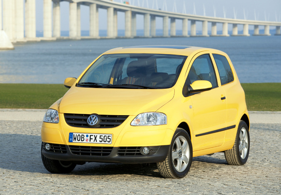 Volkswagen Fox 2005–09 wallpapers
