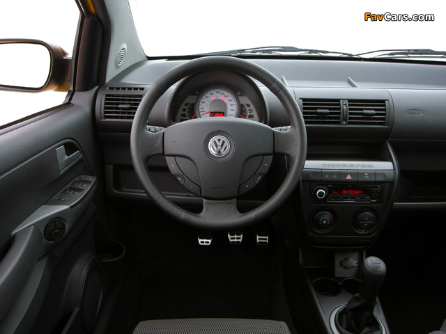 Volkswagen CrossFox 2008–09 pictures (640 x 480)