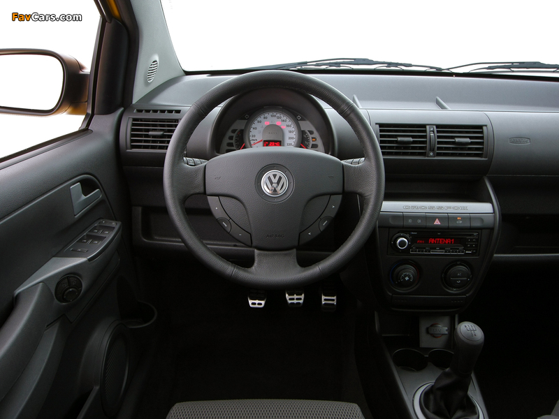 Volkswagen CrossFox 2008–09 pictures (800 x 600)