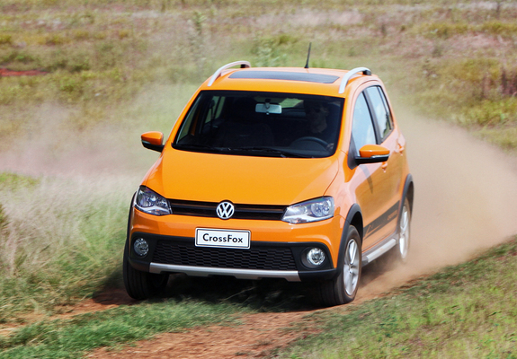Volkswagen CrossFox 2009–12 images