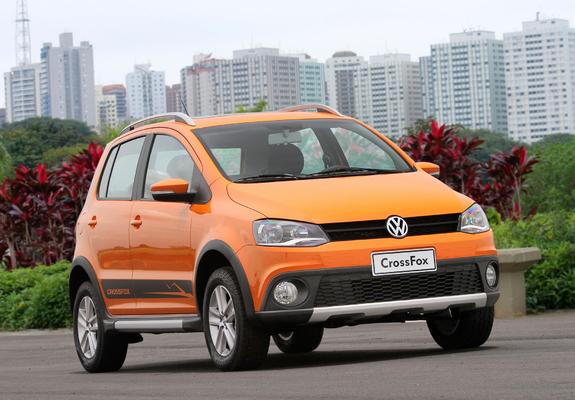 Volkswagen CrossFox 2009–12 photos