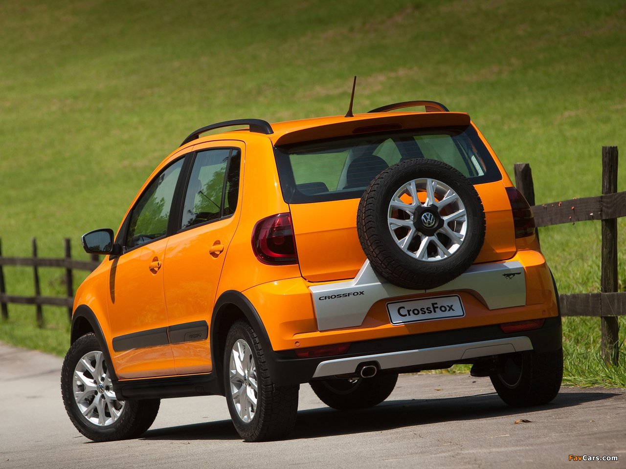 Volkswagen CrossFox 2012 photos (1280 x 960)