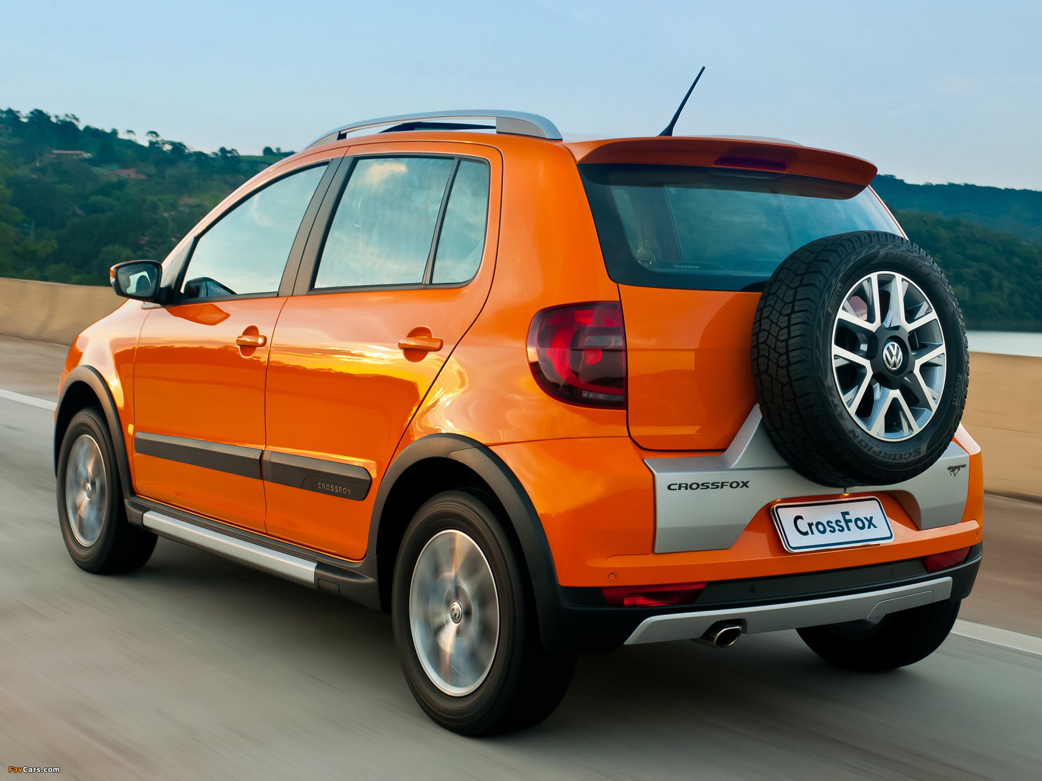 Volkswagen CrossFox 2012 wallpapers (2048 x 1536)