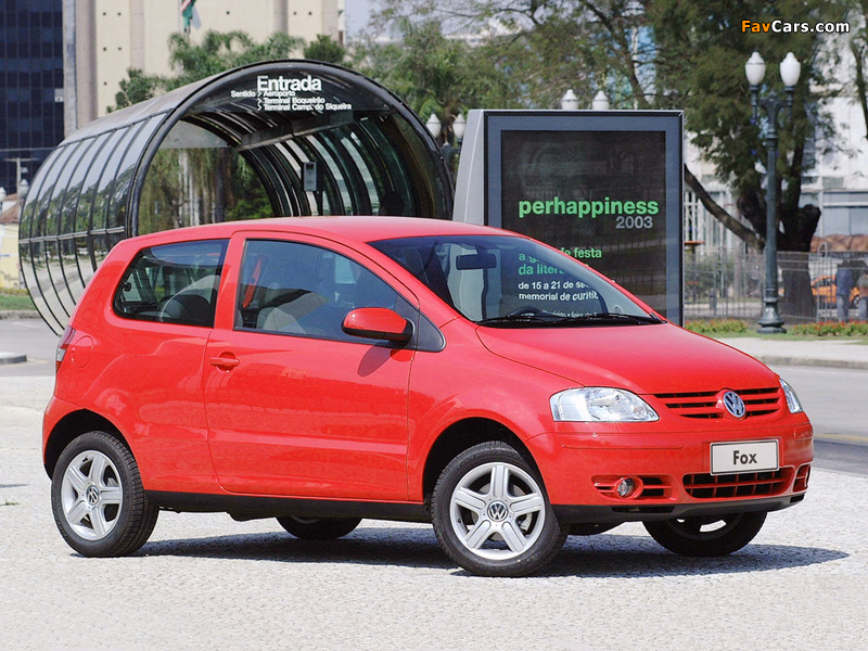 Volkswagen Fox 3-door 2003–07 wallpapers (800 x 600)