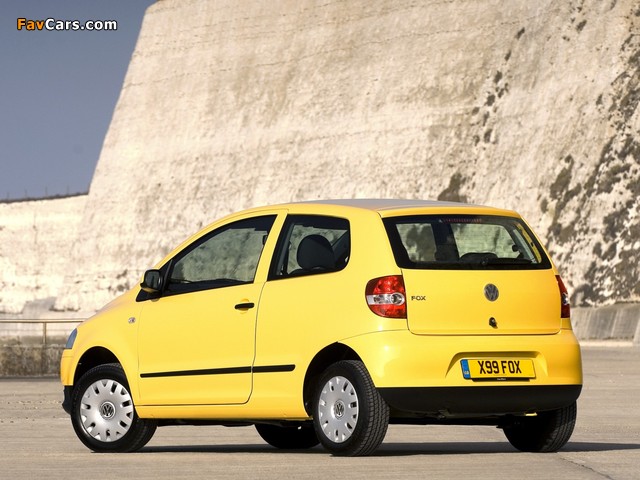 Volkswagen Fox UK-spec 2005–09 wallpapers (640 x 480)