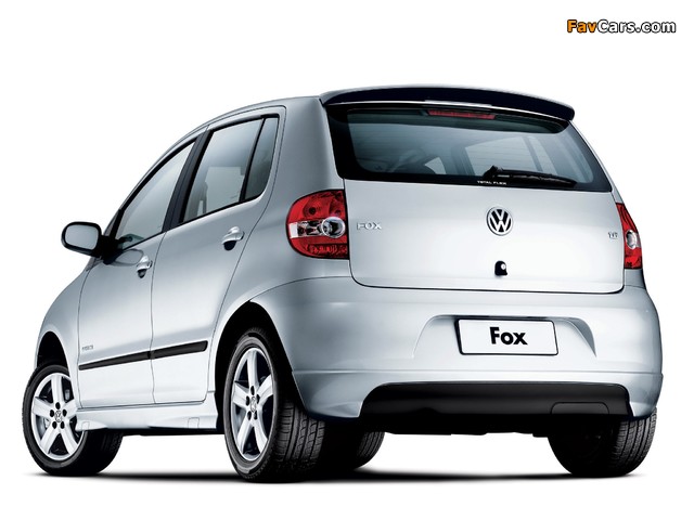 Volkswagen Fox Sportline 5-door 2007–09 wallpapers (640 x 480)