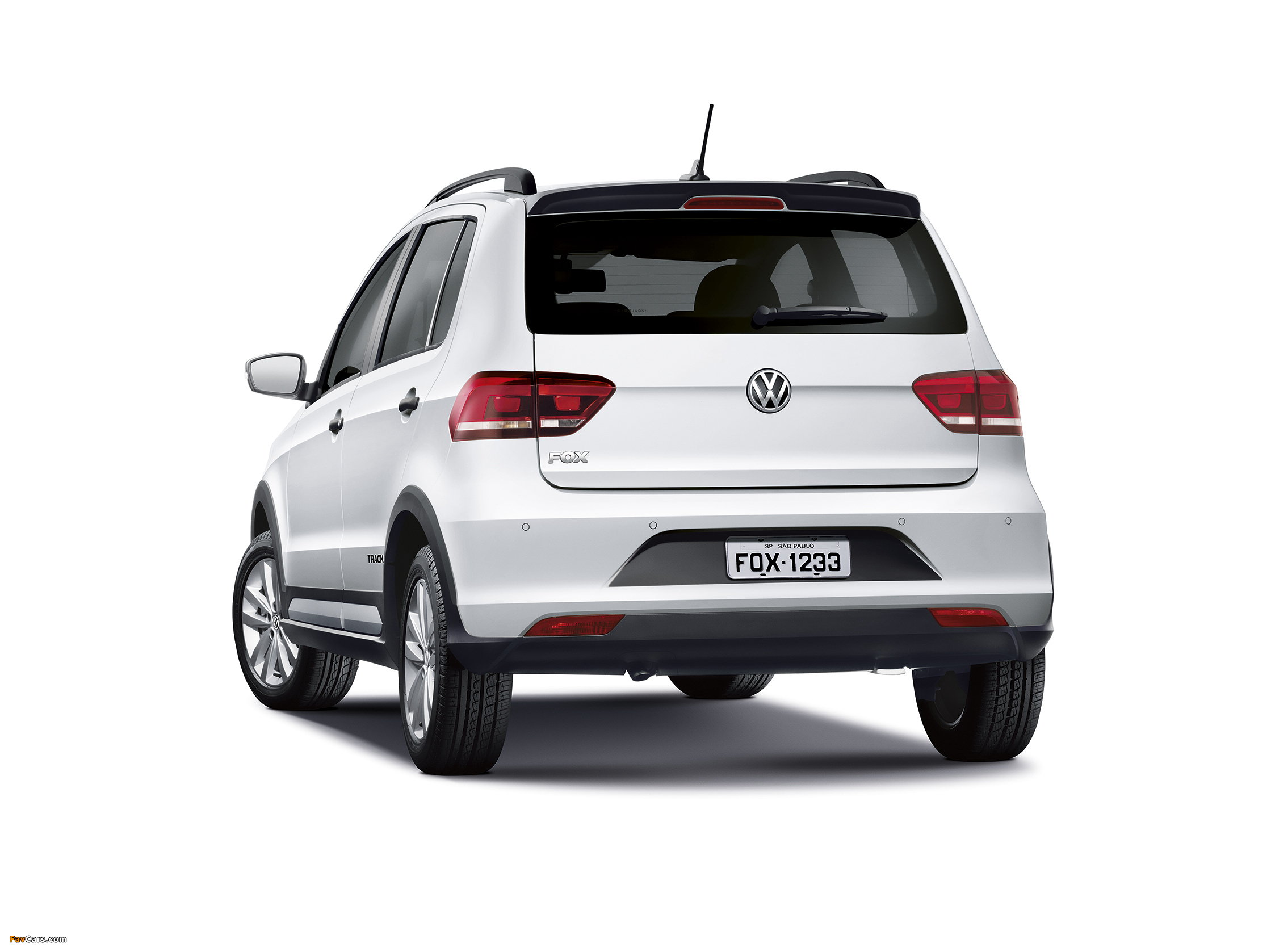 Volkswagen Fox Track 2015 wallpapers (2239 x 1677)