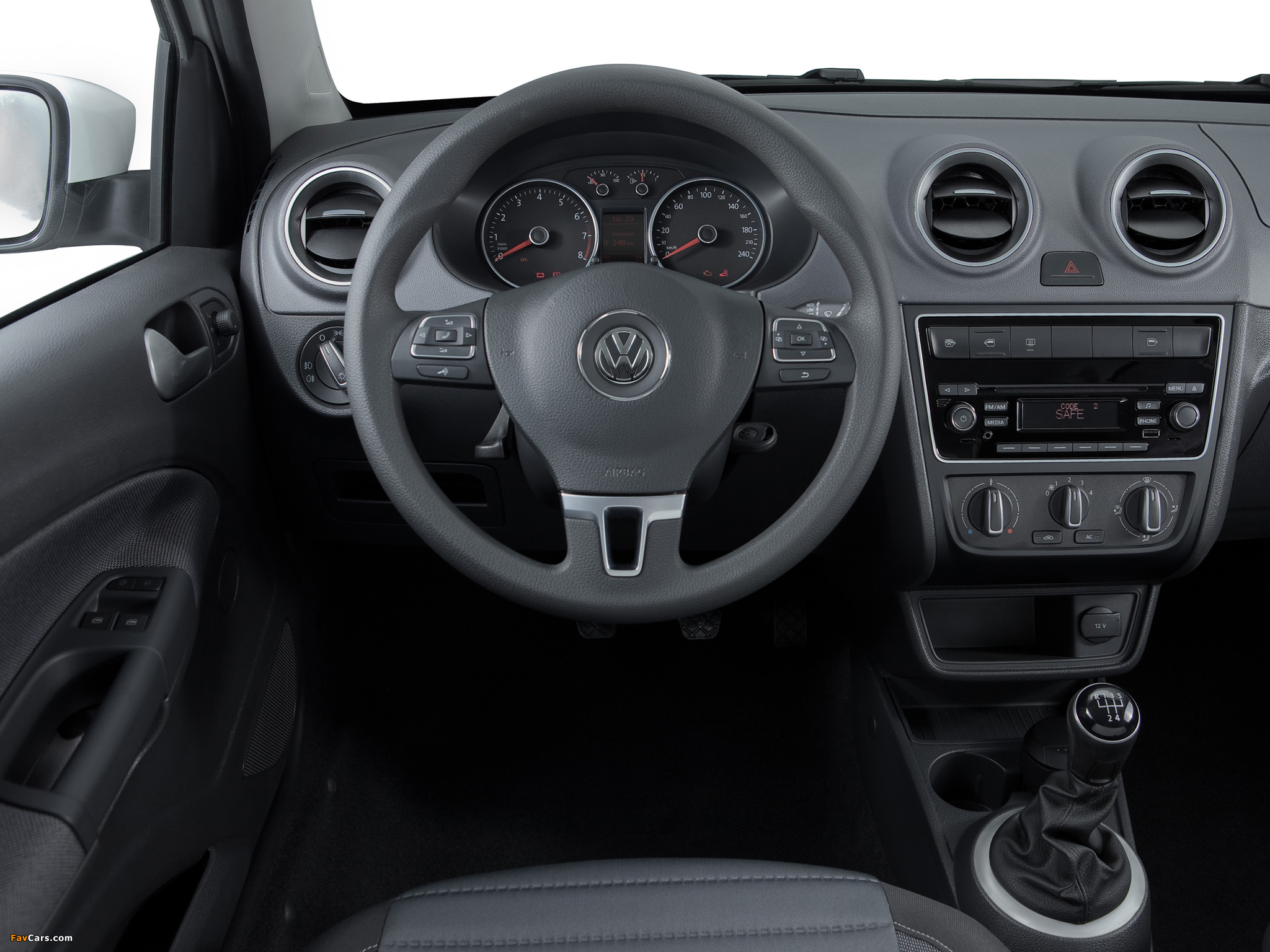 Pictures of Volkswagen Gol 5-door 2012 (2048 x 1536)