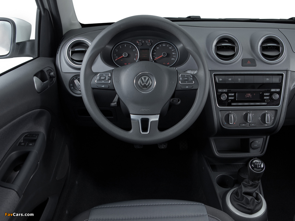 Pictures of Volkswagen Gol 5-door 2012 (1024 x 768)
