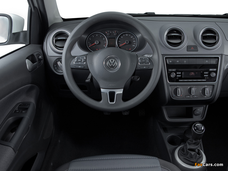 Pictures of Volkswagen Gol 5-door 2012 (800 x 600)