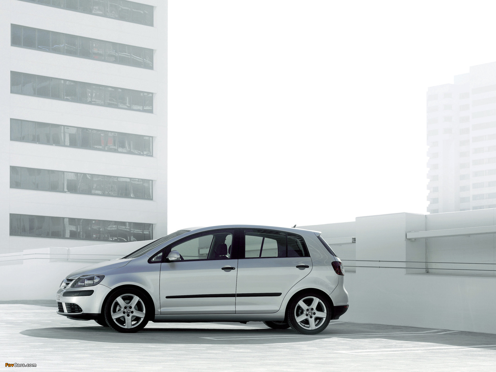 Photos of Volkswagen Golf Plus 2005–09 (1600 x 1200)