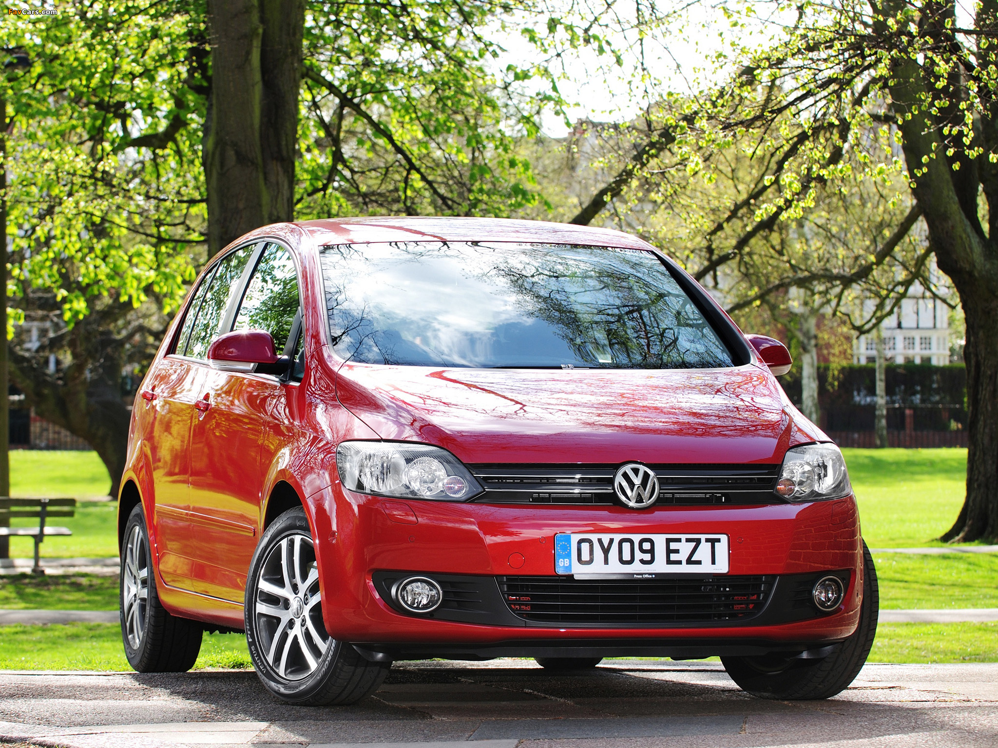 Pictures of Volkswagen Golf Plus UK-spec 2009 (2048 x 1536)