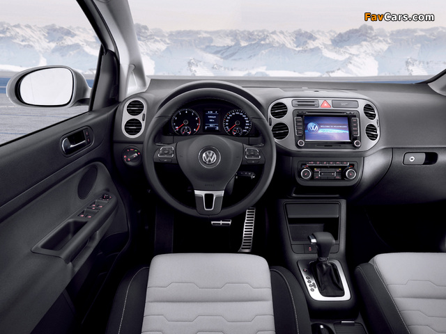 Volkswagen CrossGolf 2010 images (640 x 480)