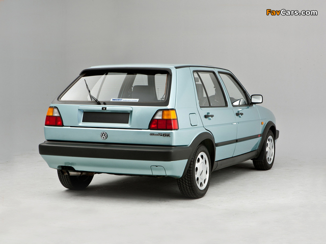 Images of Volkswagen Golf GTI 5-door UK-spec (Typ 1G) 1989–92 (640 x 480)