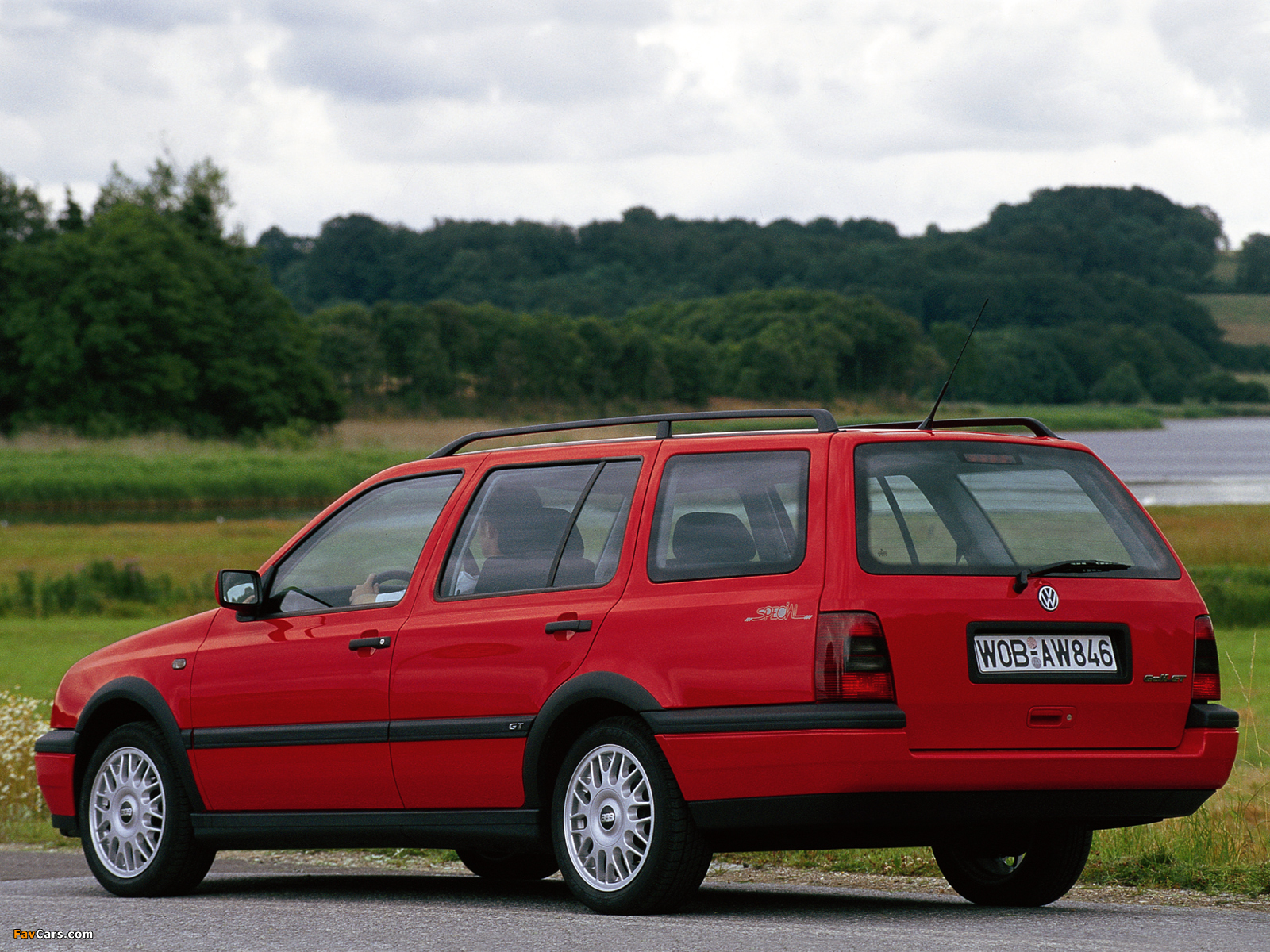 Images of Volkswagen Golf Variant (Typ 1H) 1993–99 (1600 x 1200)