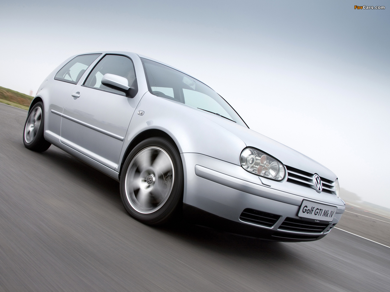 Images of Volkswagen Golf GTI UK-spec (Type 1J) 2001–03 (1280 x 960)