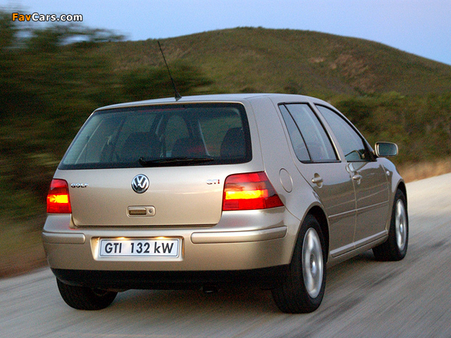 Images of Volkswagen Golf GTI 132 kW ZA-spec (Typ 1J) 2003 (640 x 480)