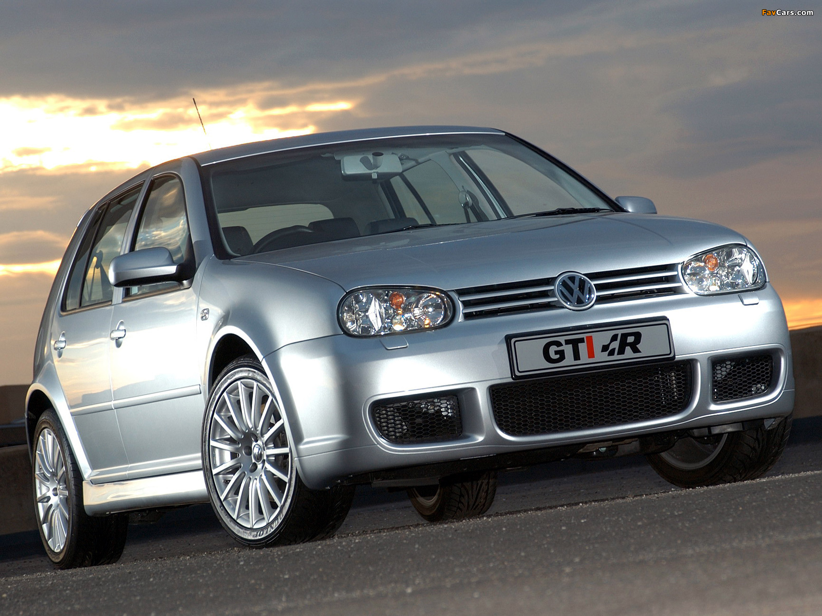 Images of Volkswagen Golf GTI R ZA-spec (Typ 1J) 2003–04 (1600 x 1200)