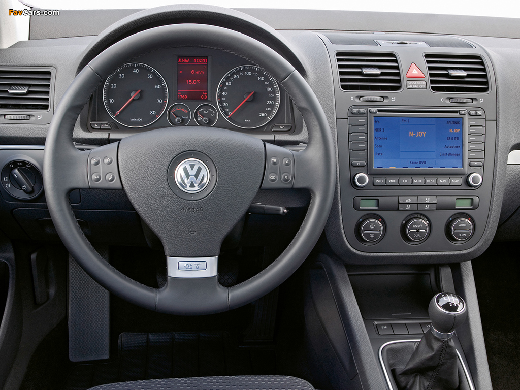 Images of Volkswagen Golf GT 3-door (Typ 1K) 2005–08 (1024 x 768)