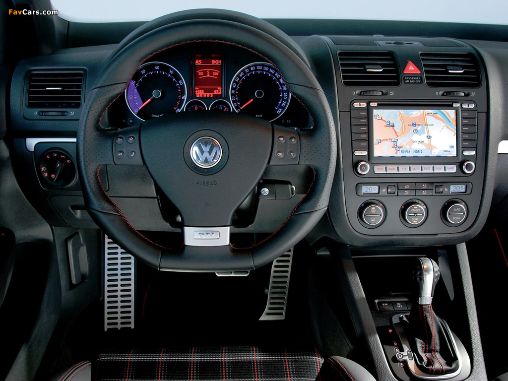 Images of Volkswagen Golf GTI Edition 30 (Typ 1K) 2007 (1024 x 768)