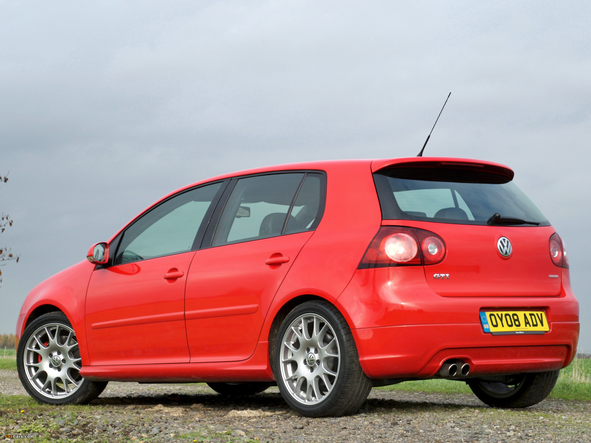 Images of Volkswagen Golf GTI Edition 30 UK-spec (Typ 1K) 2007 (2048 x 1536)