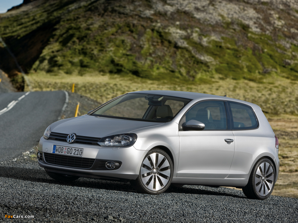 Images of Volkswagen Golf 3-door (Typ 5K) 2008–12 (1024 x 768)