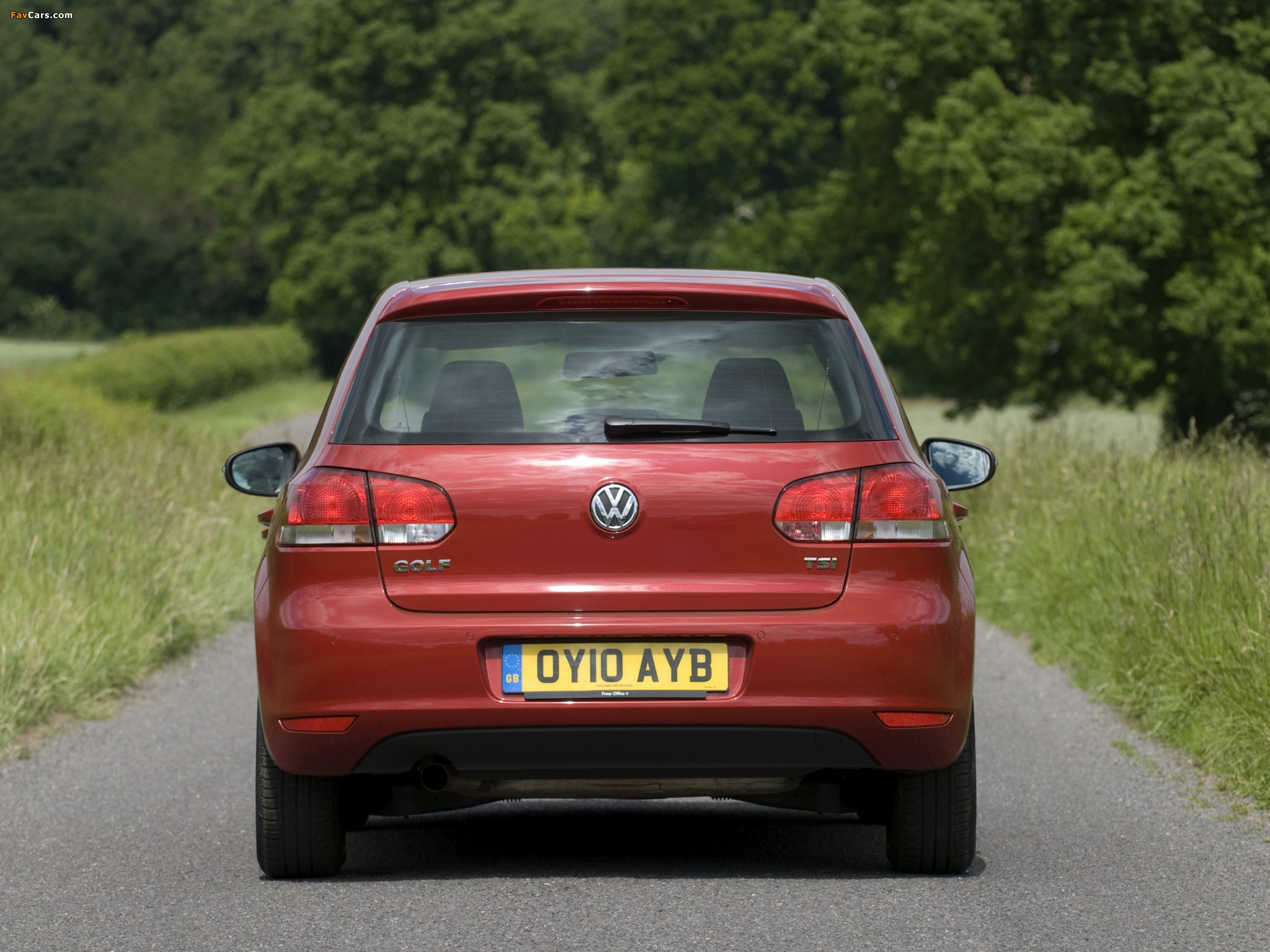 Images of Volkswagen Golf 5-door UK-spec (Typ 1K) 2008 (2048 x 1536)