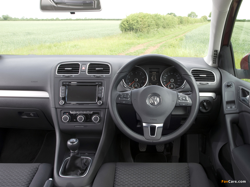 Images of Volkswagen Golf 5-door UK-spec (Typ 1K) 2008 (1024 x 768)