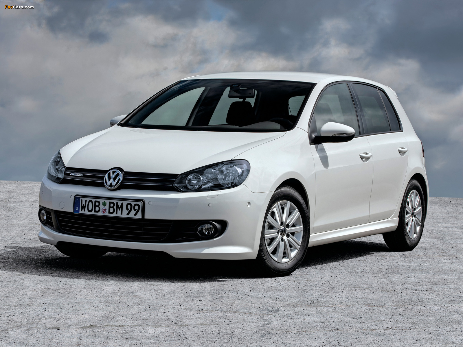 Images of Volkswagen Golf BlueMotion 5-door (Typ 5K) 2009–12 (1600 x 1200)