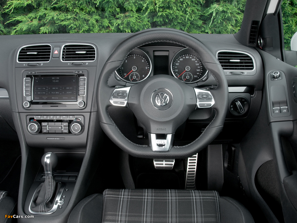 Images of Volkswagen Golf GTD 3-door UK-spec (Typ 5K) 2009–12 (1024 x 768)