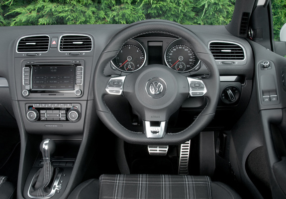 Images of Volkswagen Golf GTD 3-door UK-spec (Typ 5K) 2009–12