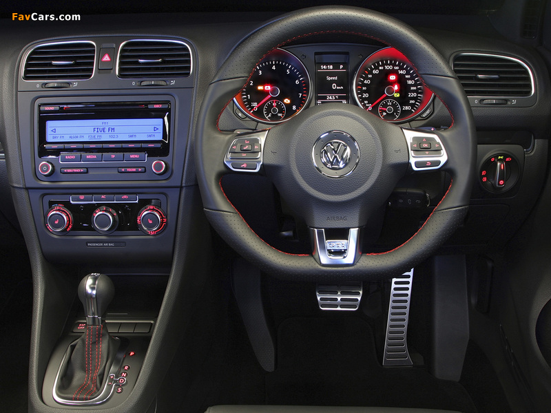 Images of Volkswagen Golf GTI 5-door ZA-spec (Typ 5K) 2009 (800 x 600)