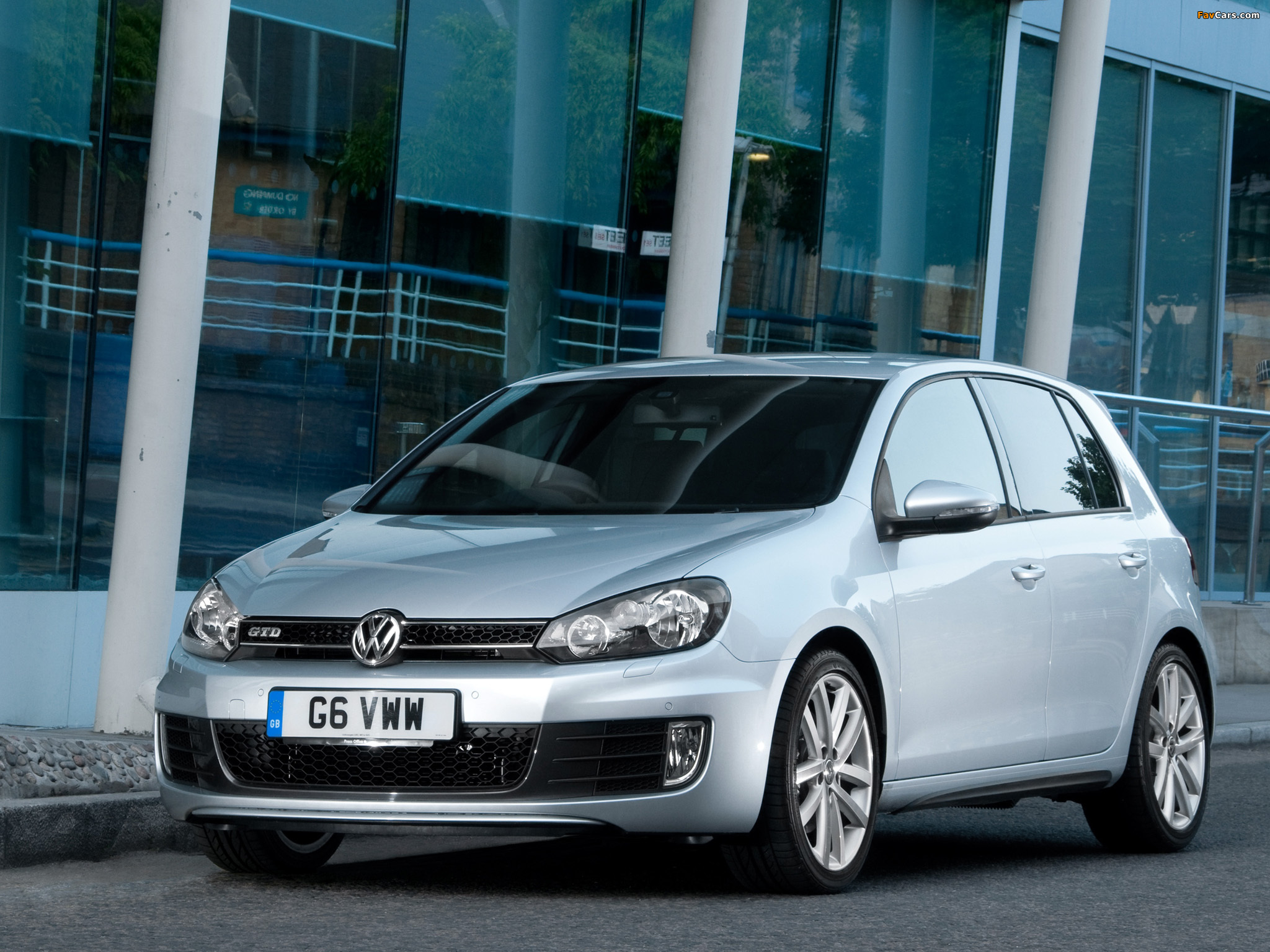 Images of Volkswagen Golf GTD 5-door UK-spec (Typ 5K) 2009 (2048 x 1536)