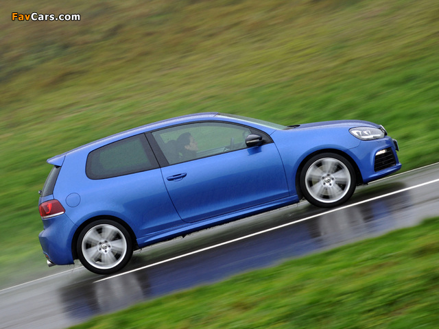 Images of Volkswagen Golf R 3-door UK-spec (Typ 5K) 2009 (640 x 480)